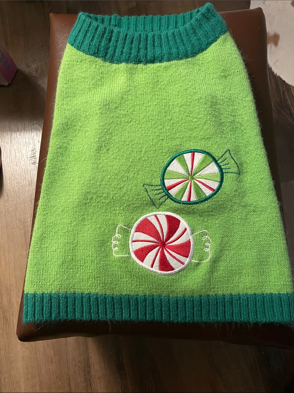 Green Dog Christmas sweater M